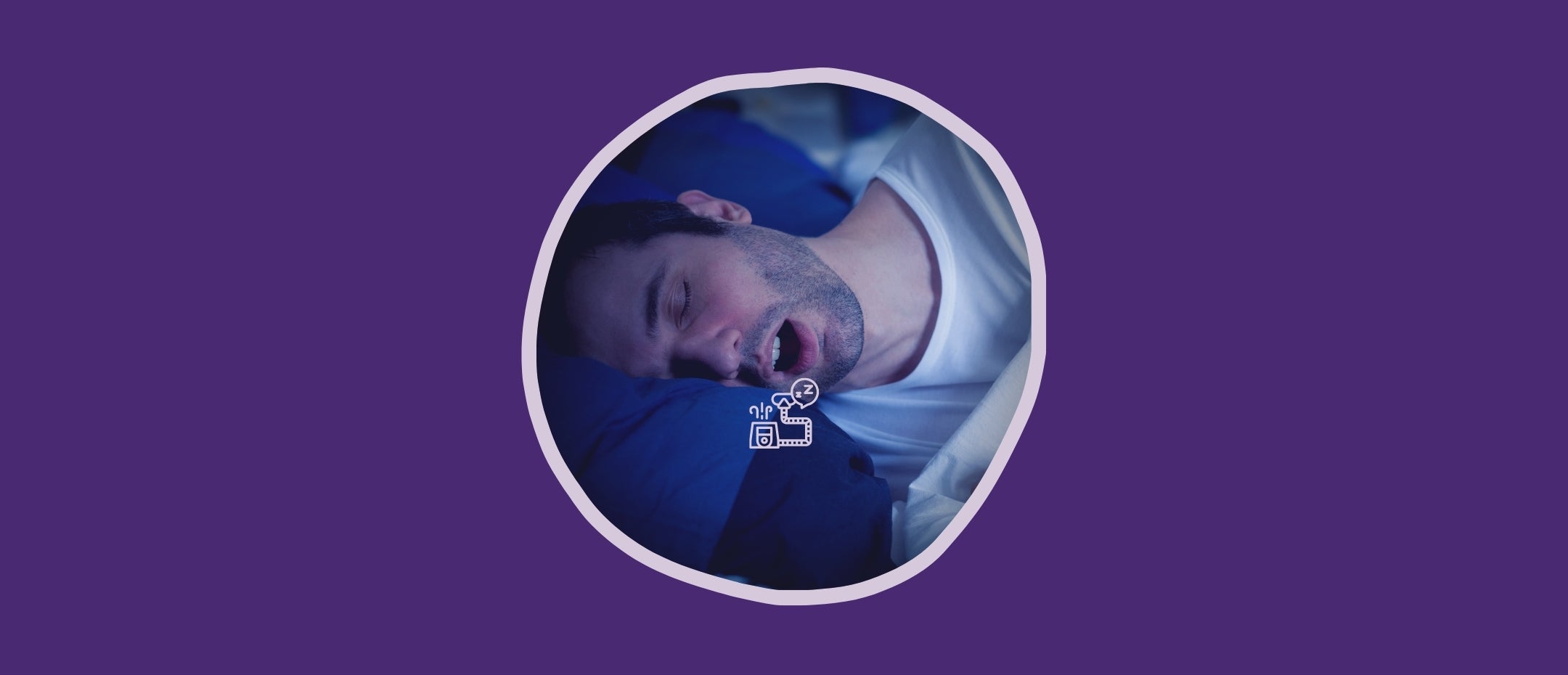 Un homme dormant la bouche ouverte souffrant de l'apnée du sommeil